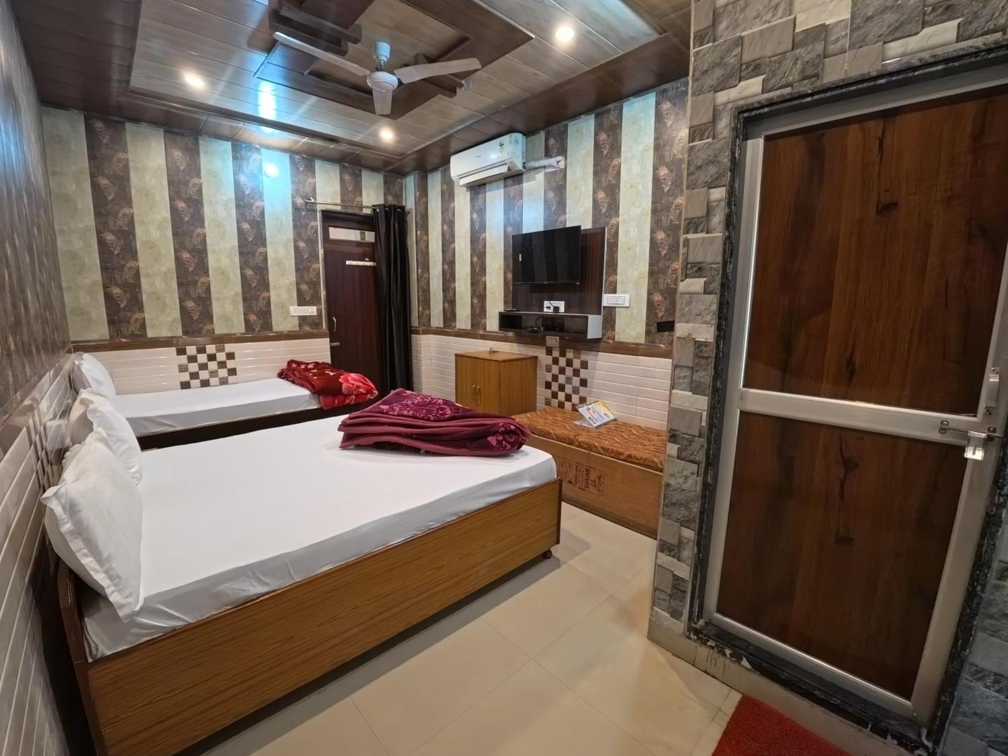 Hotel Aapno Shyam And Restaurant Khātu Esterno foto